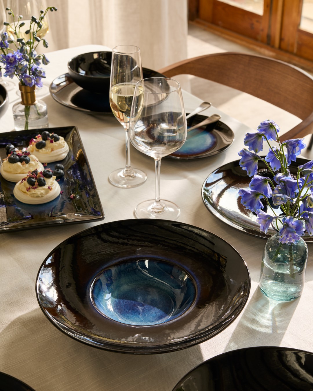 WHITE BASICS DINNER RIM PLATE 27CM – Maxwell & Williams Canada